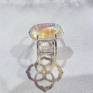 KENDRA SCOTT ELYSE RING// GOLD METAL// DICHROIC GLASS// SIZE 8